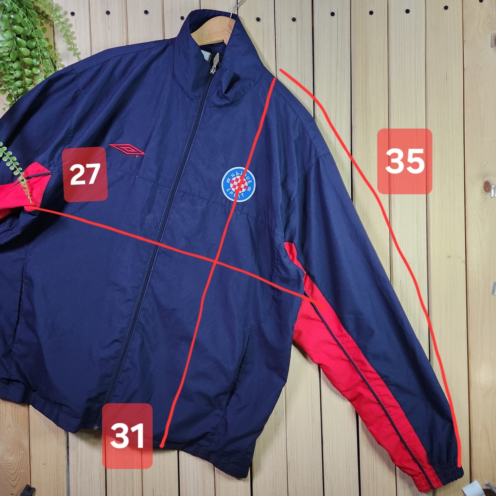 Vintage Umbro Windbreaker Navy and Red Men's Jacket - Picture 14 of 14